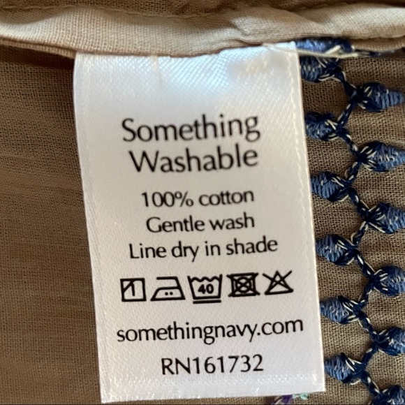 Something Navy Jolie embroidered Ruffle dress tan VGUC - Picture 14 of 16